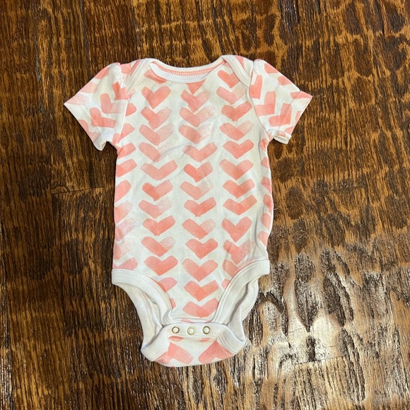 Cloud Island Set of 4 Onesies 0-3M - Picture 2 of 6